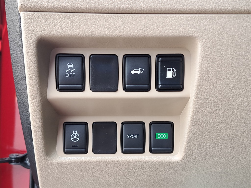 2018 Nissan Rogue SV photo 22