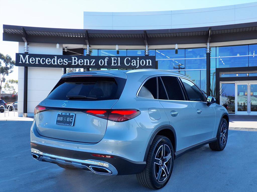 2026 Mercedes Benz GLC 300 photo 3