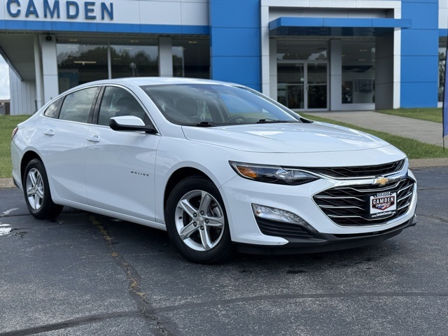 2024 Chevrolet Malibu 1LT photo 2