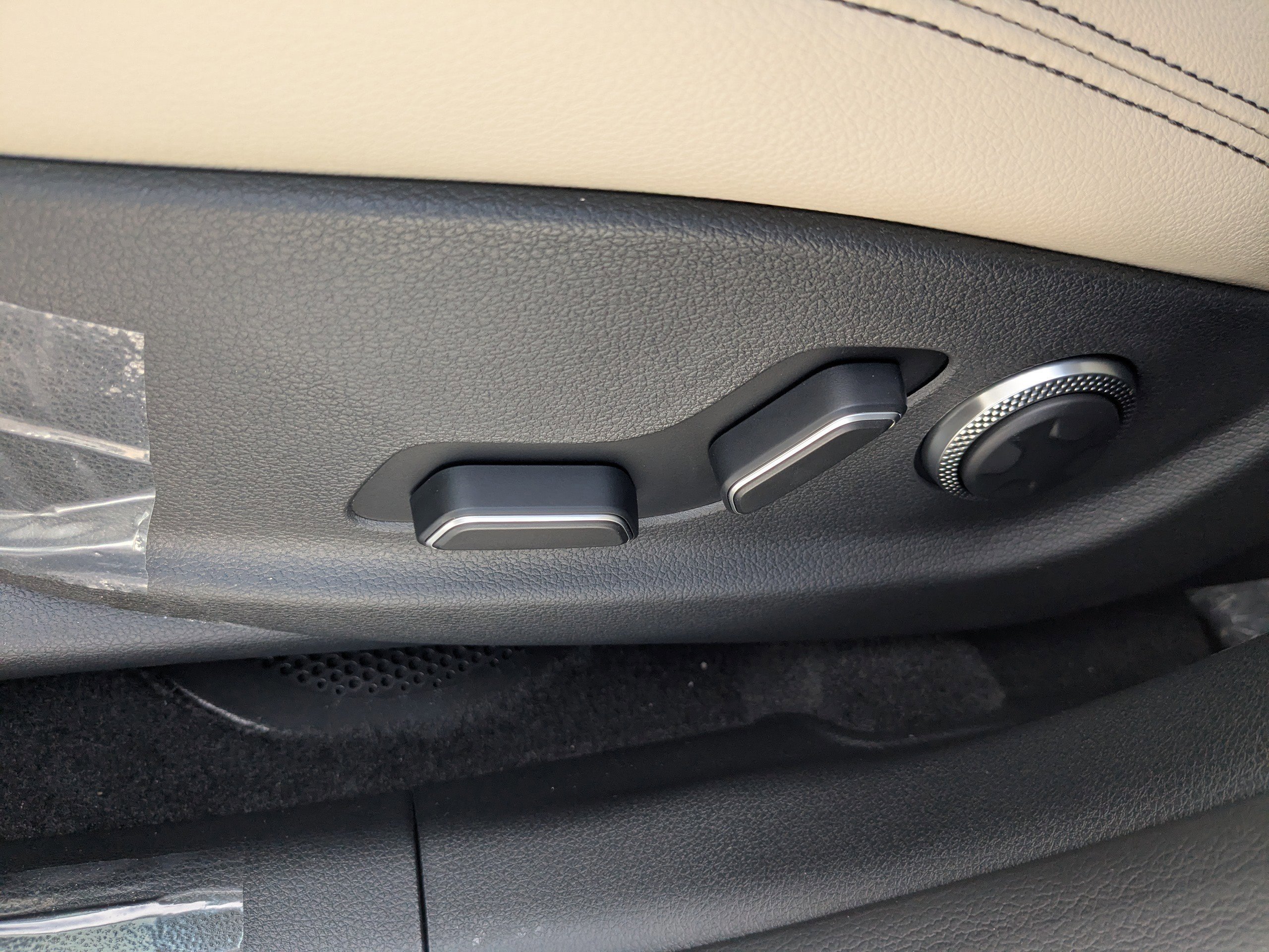 2026 Genesis GV70 2.5T Select photo 16