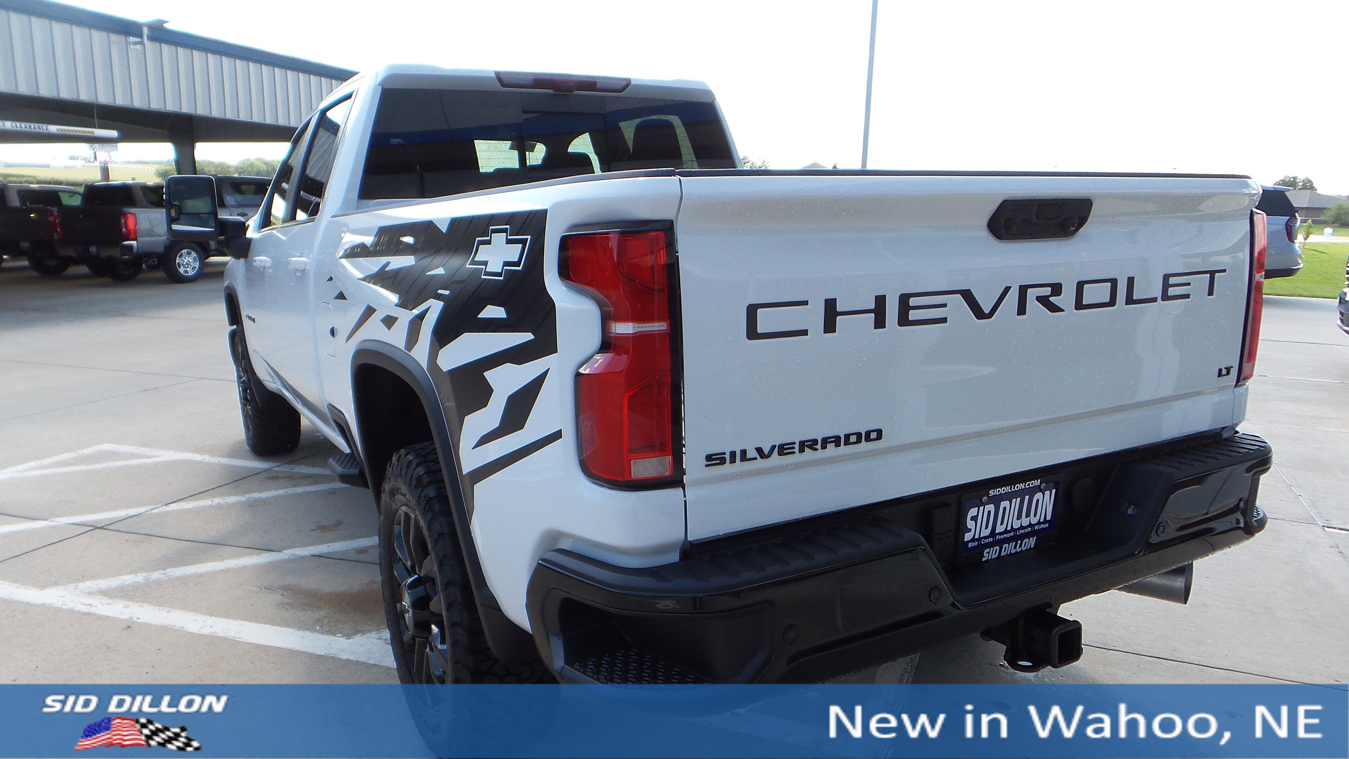 2025 Chevrolet Silverado LT 2500HD photo 3