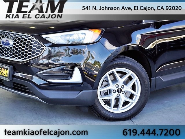 2023 Ford Edge SEL photo 3