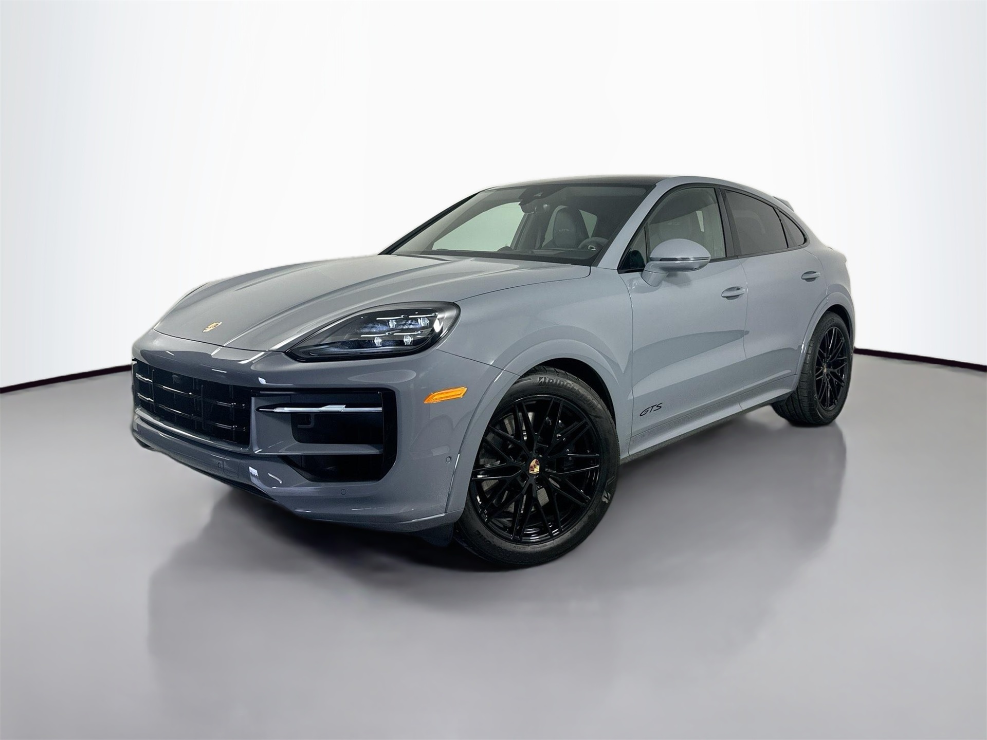 2025 Porsche Cayenne Coup GTS's photo