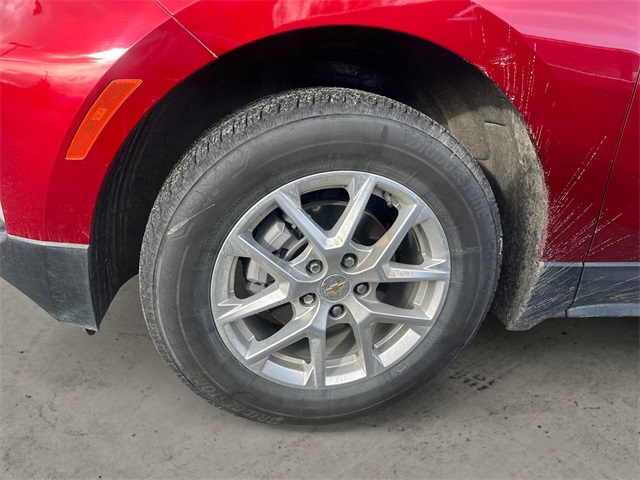 2024 Chevrolet Equinox LT photo 3