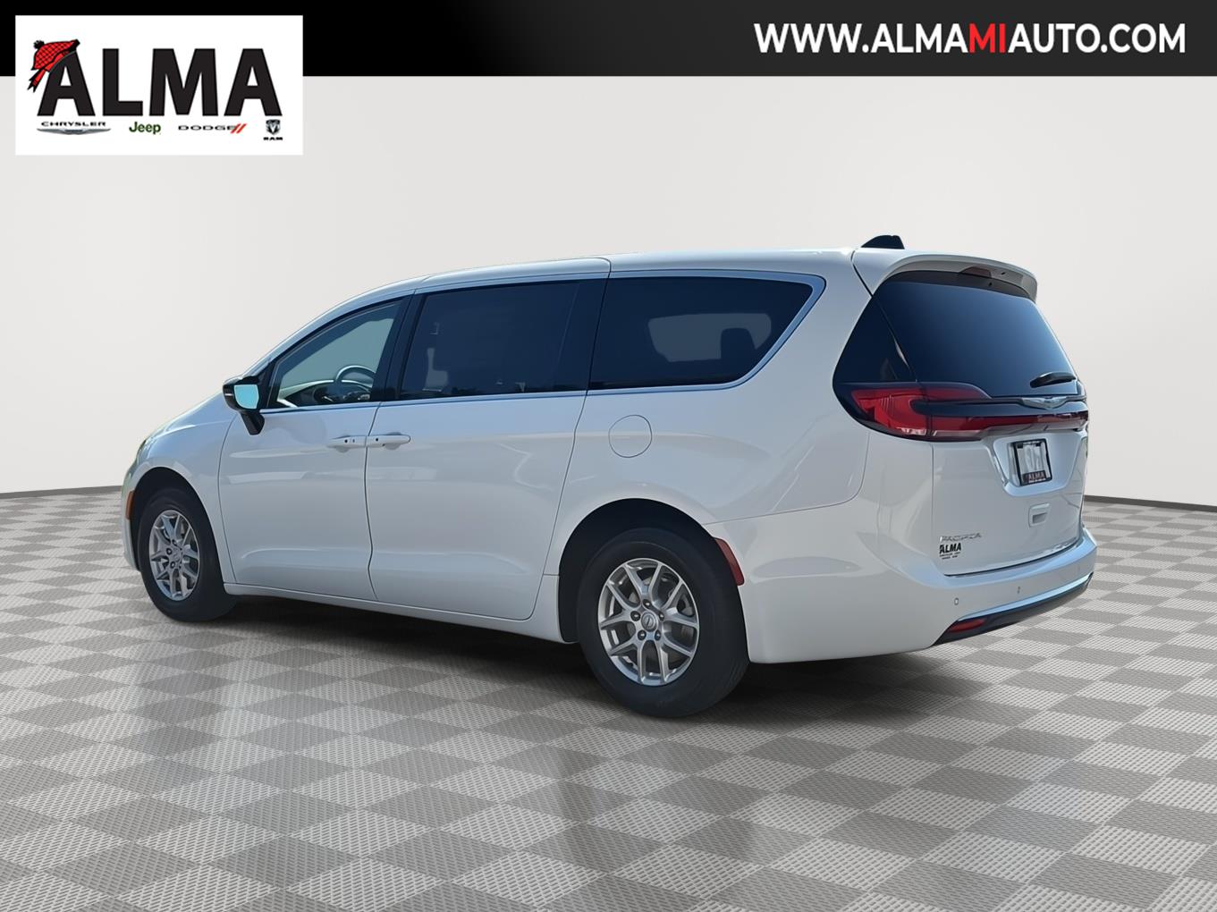 2025 Chrysler Pacifica photo 5