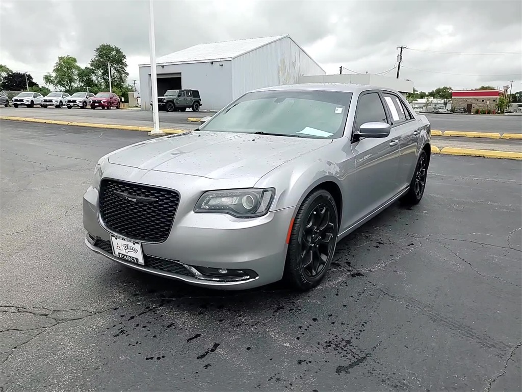 2016 Chrysler 300 S photo 17