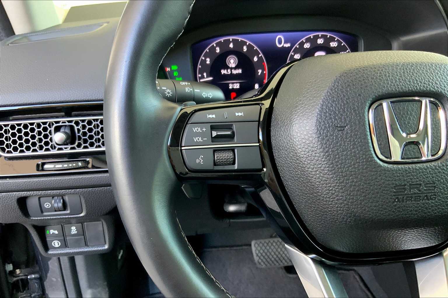 2022 Honda Civic Touring photo 22