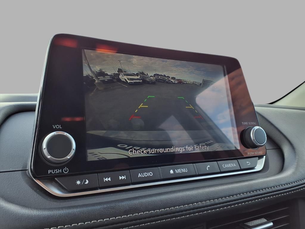 2024 Nissan Rogue SV photo 3