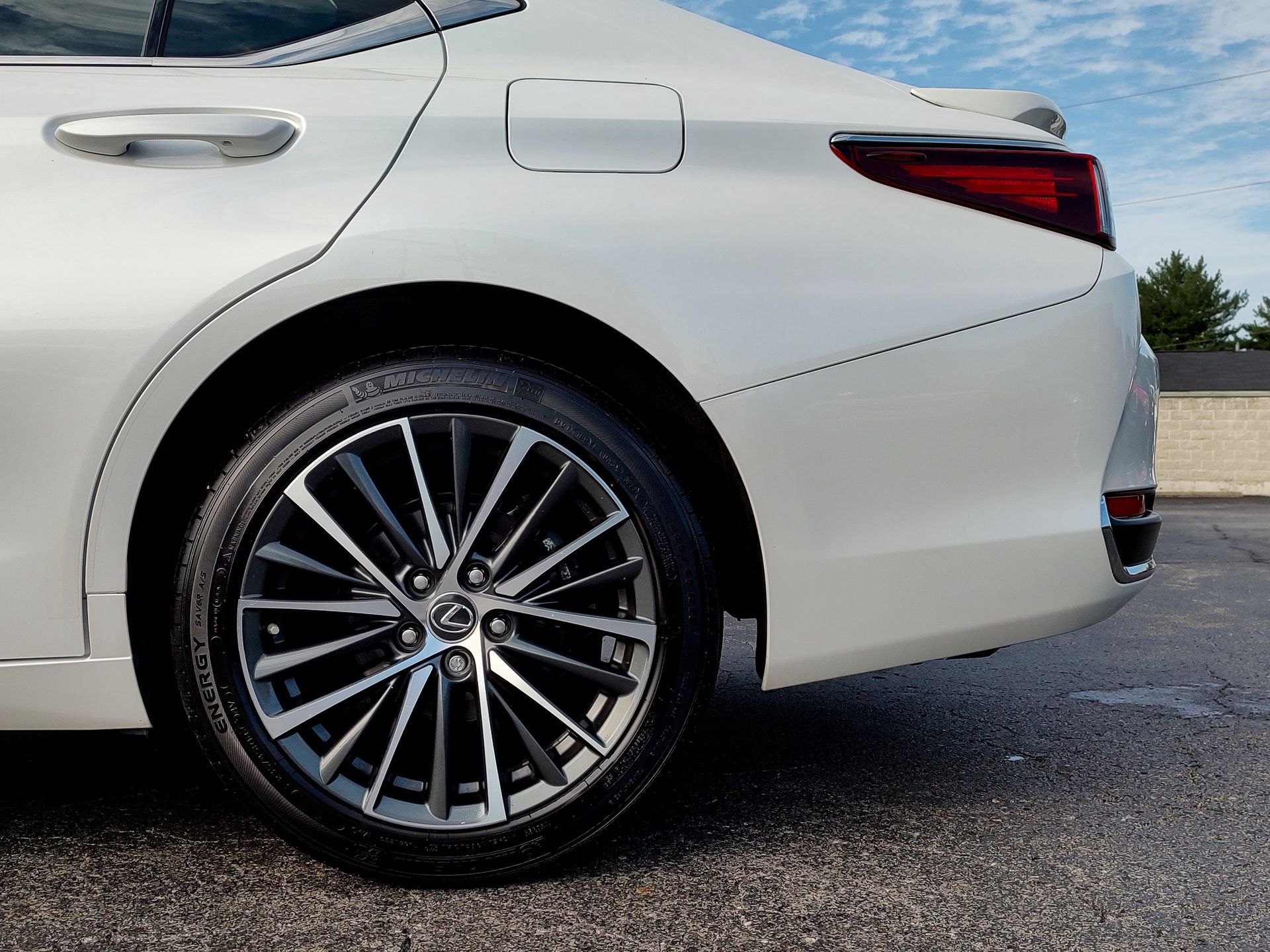 2023 Lexus ES 250 AWD photo 20