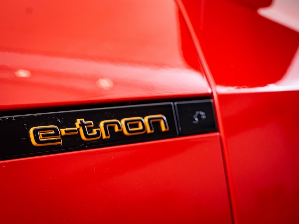 2022 Audi e-tron Premium Plus photo 15