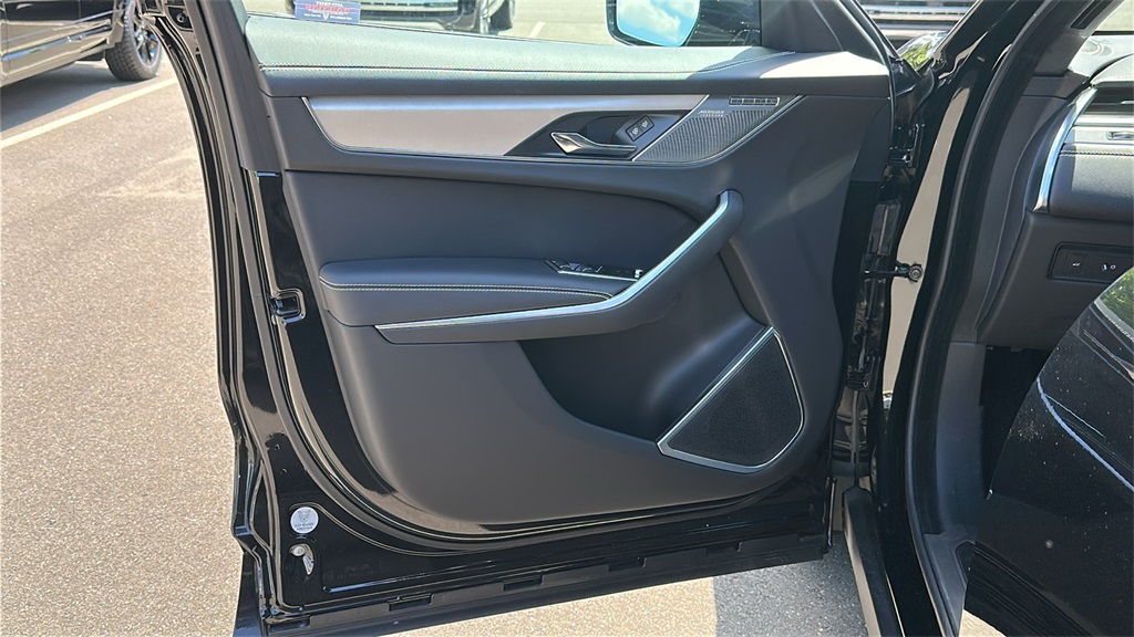 2026 Jaguar F-PACE P400 R-Dynamic S photo 9
