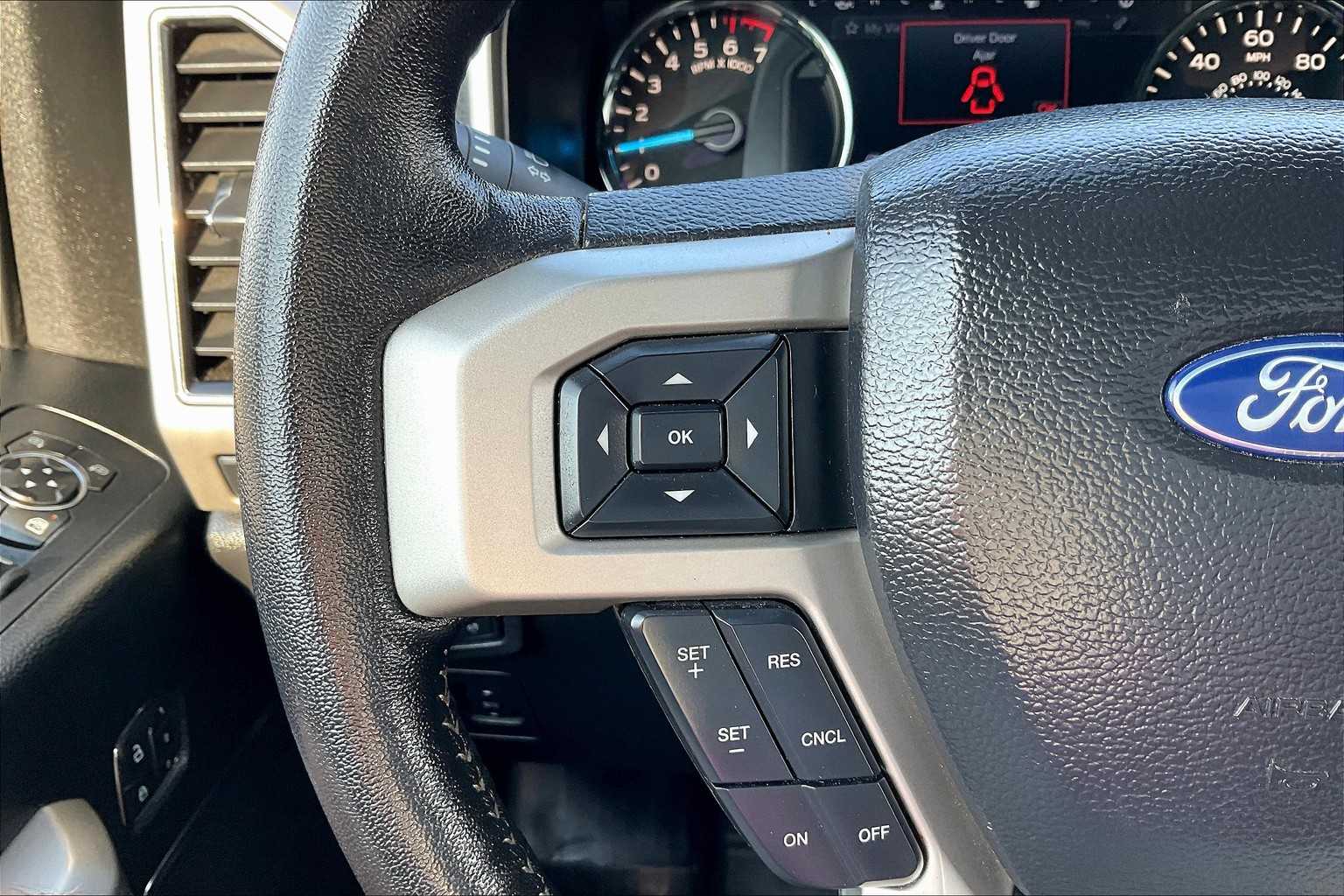 2019 Ford F-150 Lariat photo 22