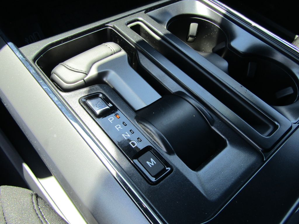 2025 Ford F-150 XLT photo 29