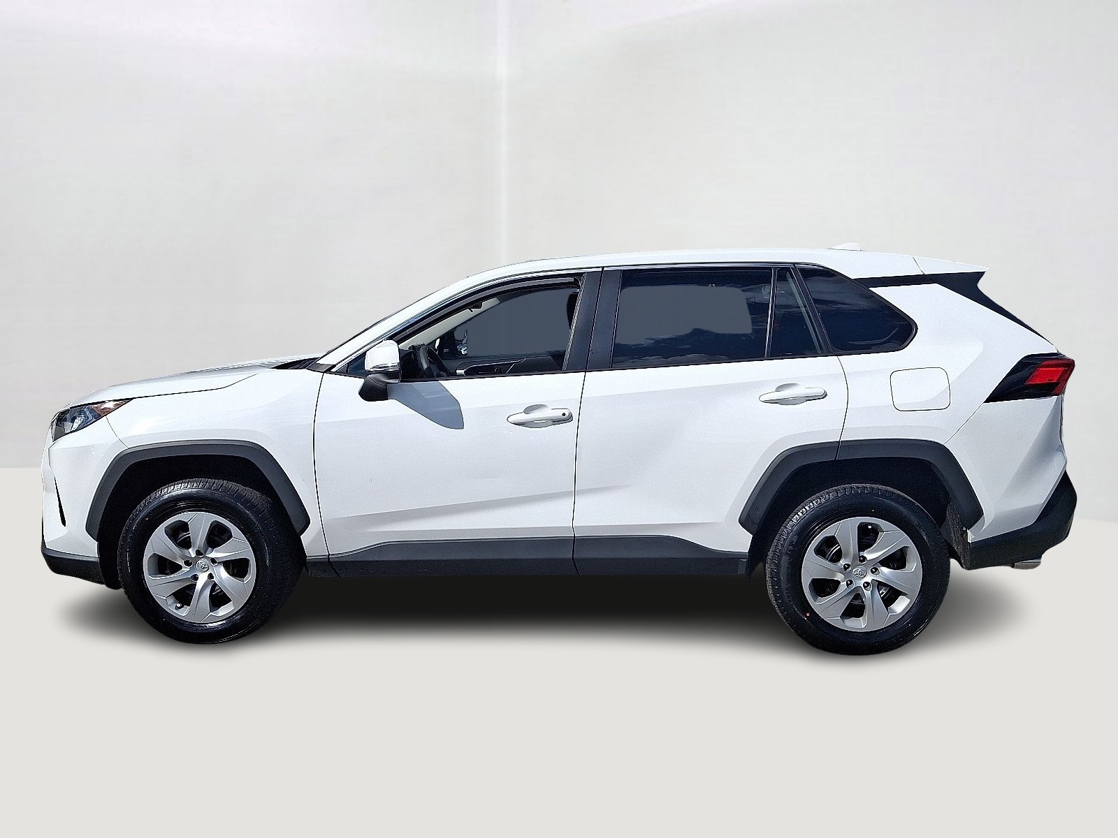 2022 Toyota RAV4 LE photo 7