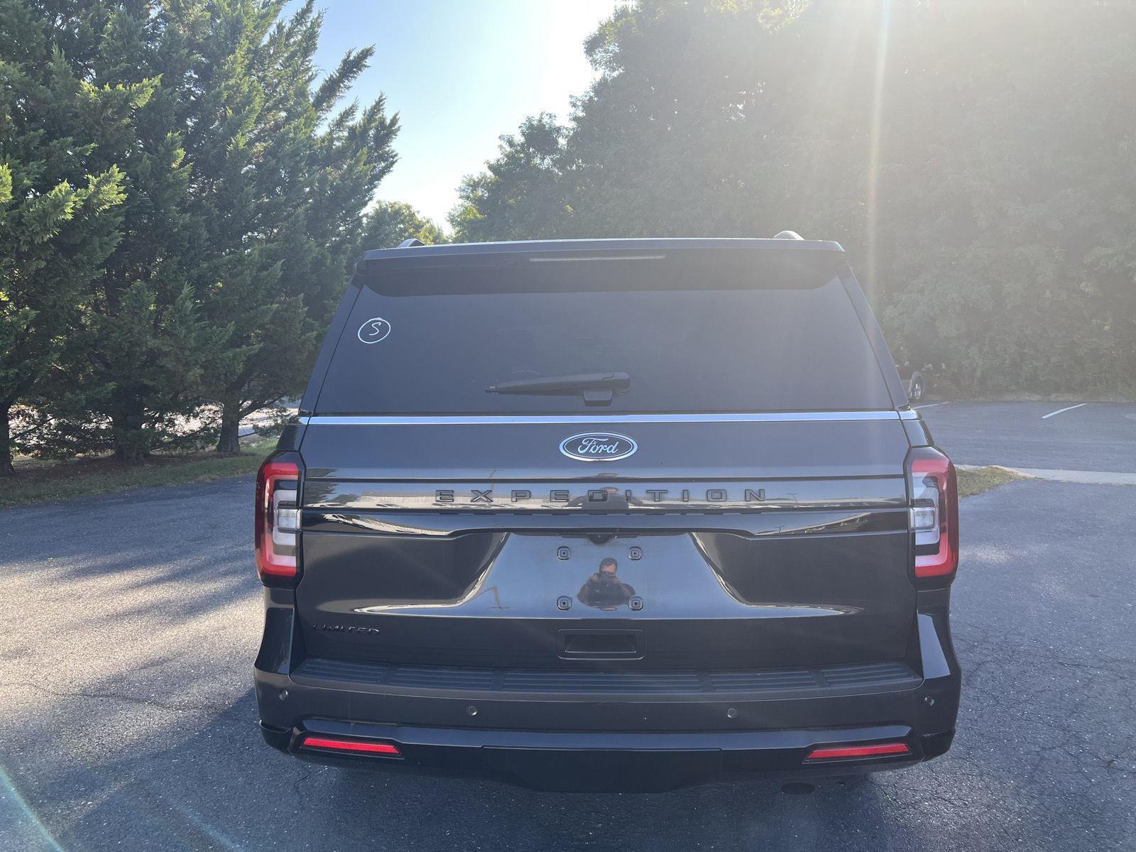 2022 Ford Expedition Limited photo 4