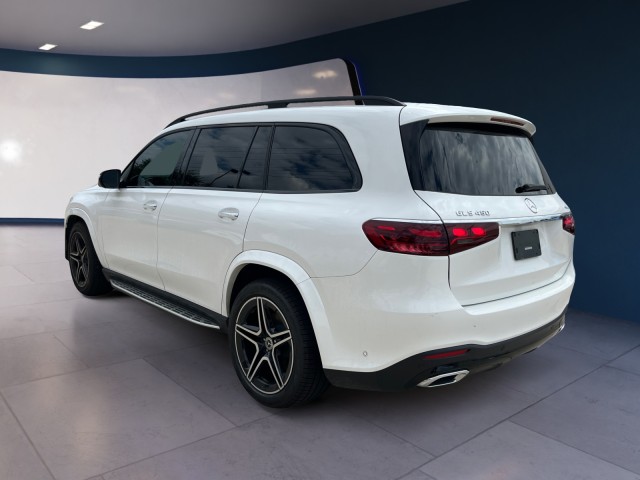 2024 Mercedes Benz GLS 450 4MATIC photo 3