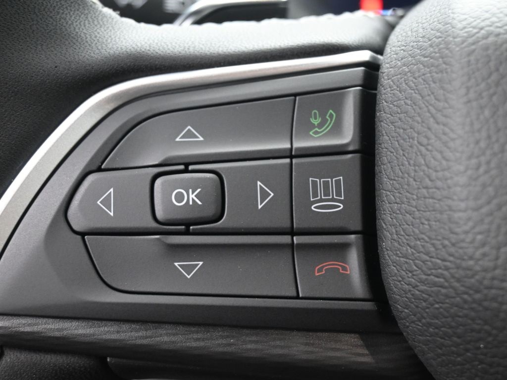 2025 Jeep Grand Cherokee Laredo Altitude photo 2