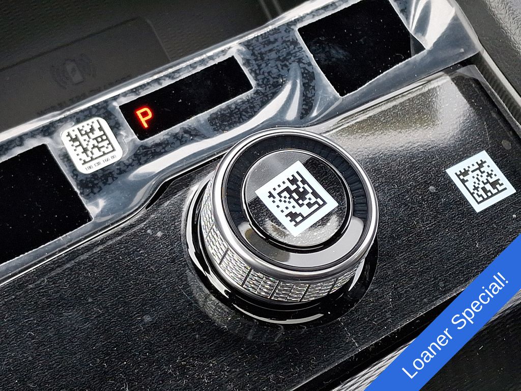 2025 Jeep Grand Cherokee Altitude photo 2