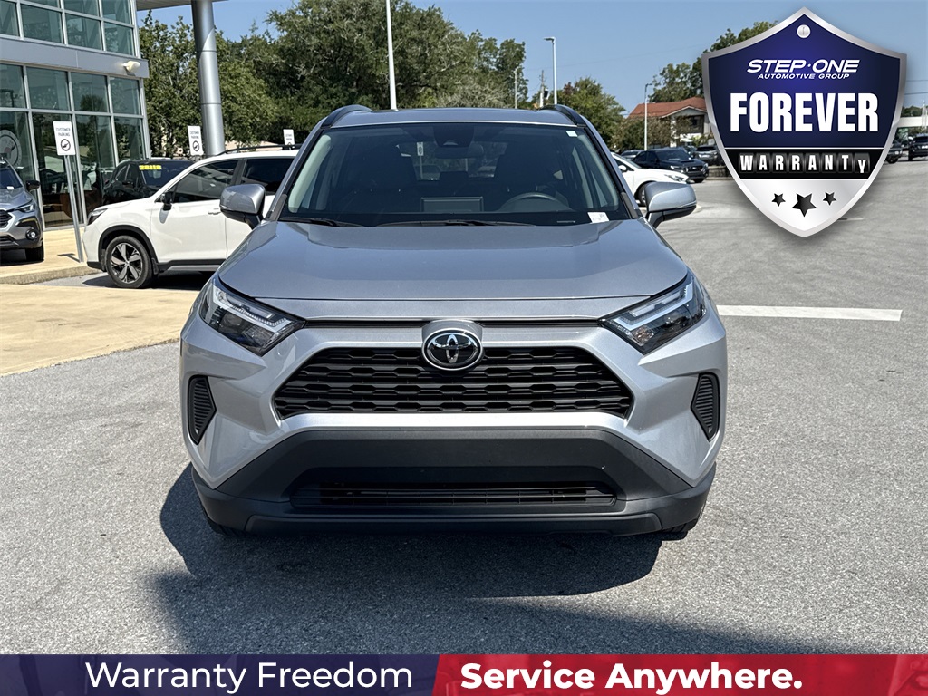 2023 Toyota RAV4 XLE photo 2