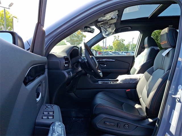 2025 Honda Pilot TrailSport photo 10