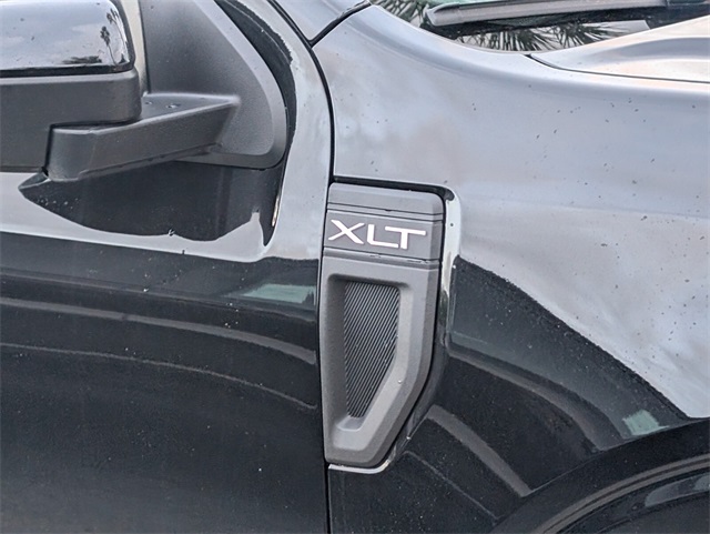 2025 Ford Maverick XLT photo 3