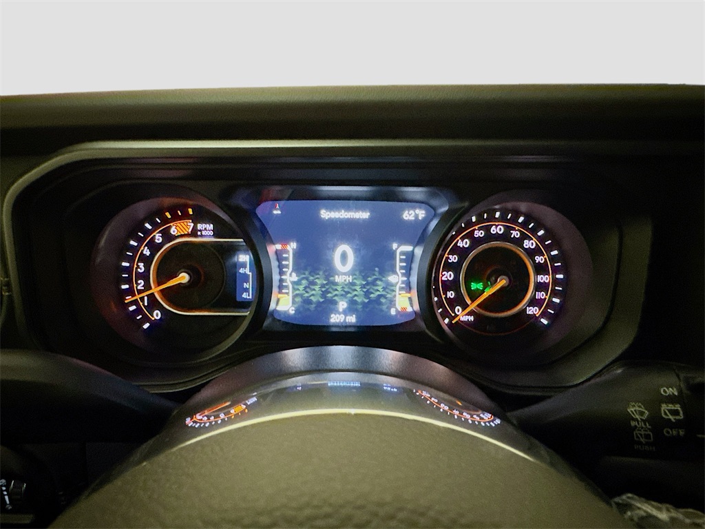 2025 Jeep Wrangler Sahara photo 20