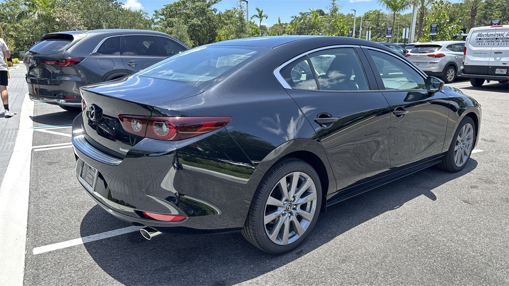 2025 Mazda Mazda3 2.5 s Preferred photo 3