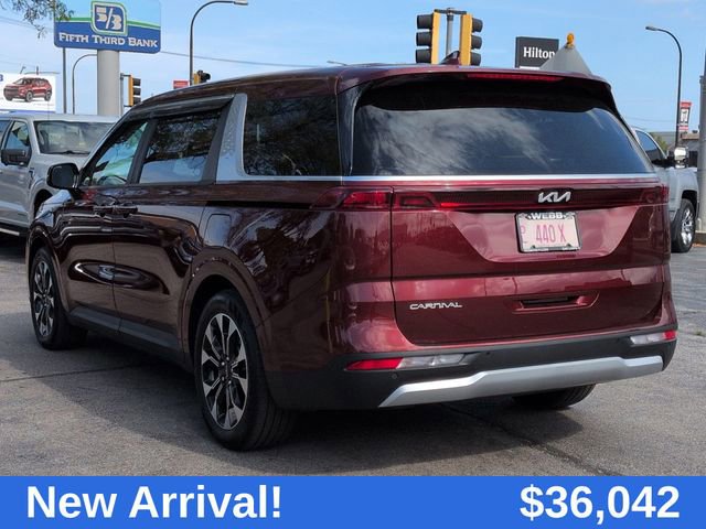 2023 Kia Carnival EX photo 2
