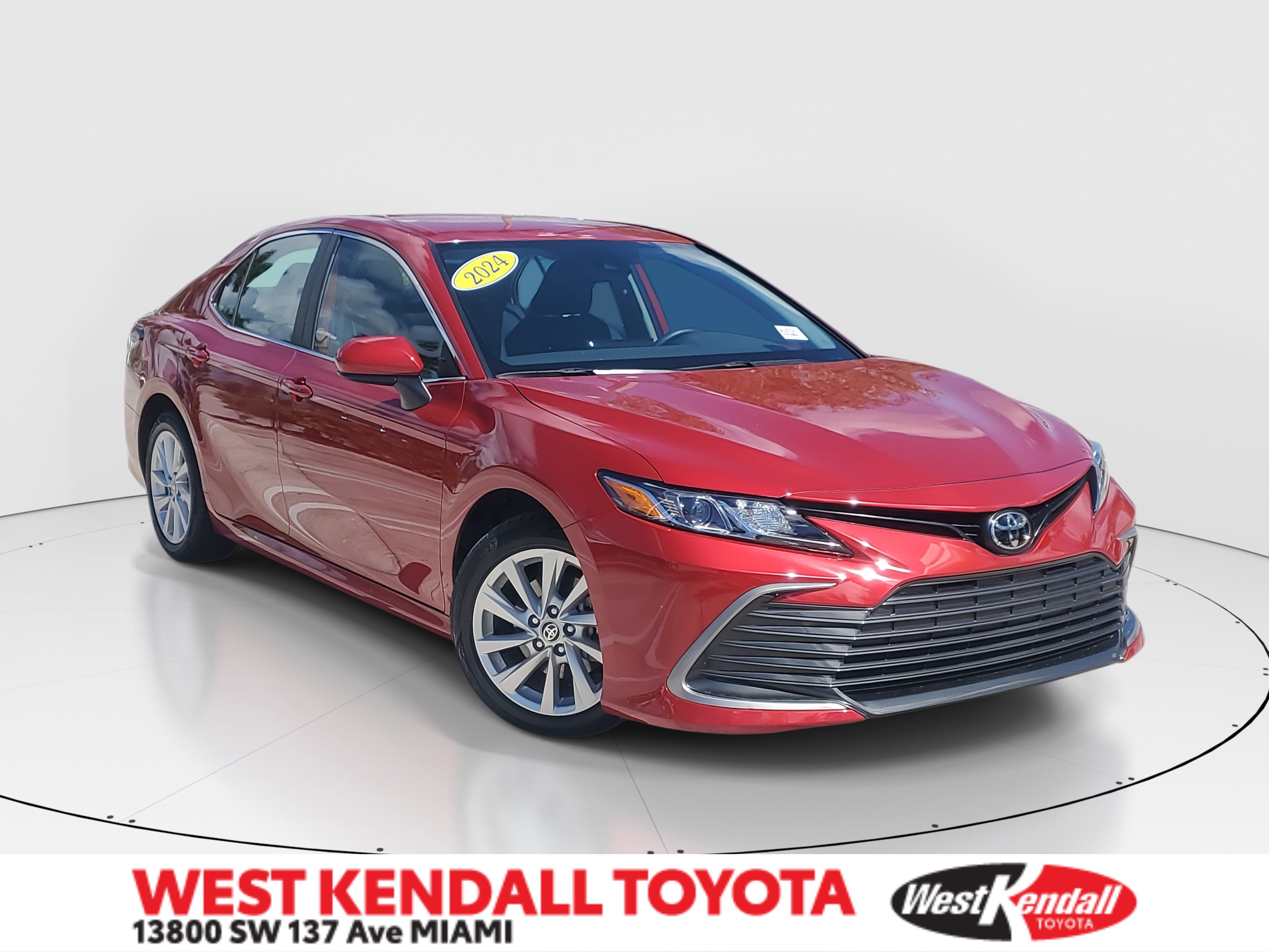 2024 Toyota Camry LE's photo