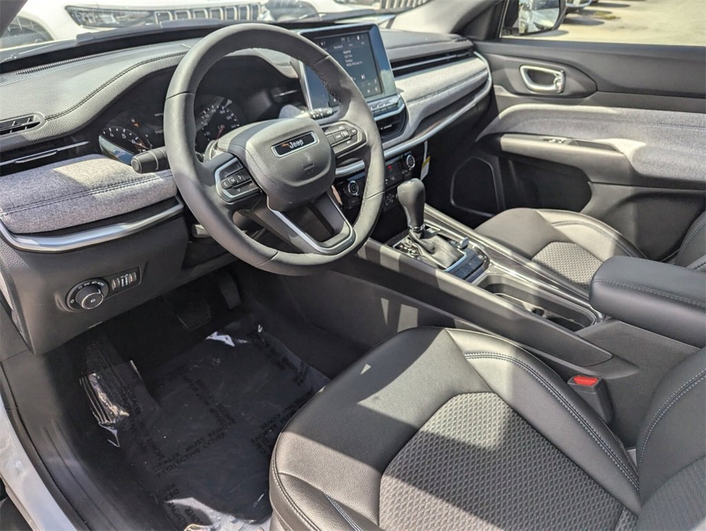 2025 Jeep Compass Latitude photo 12