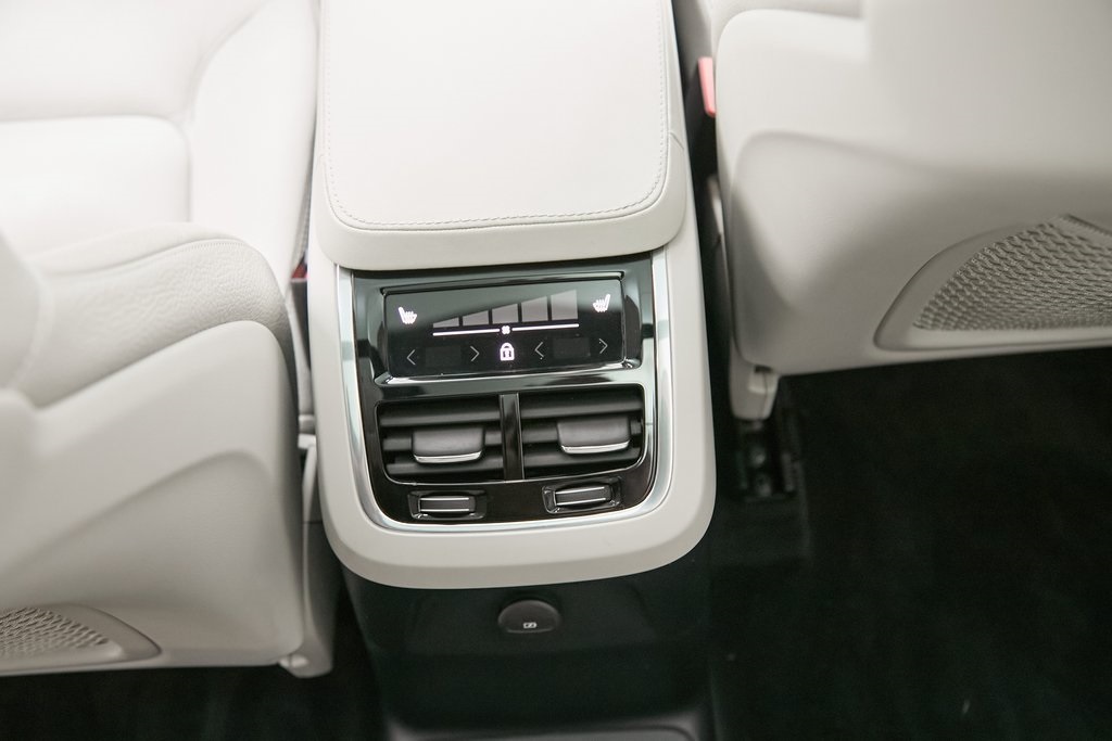 2023 VOLVO XC90 - Image 24