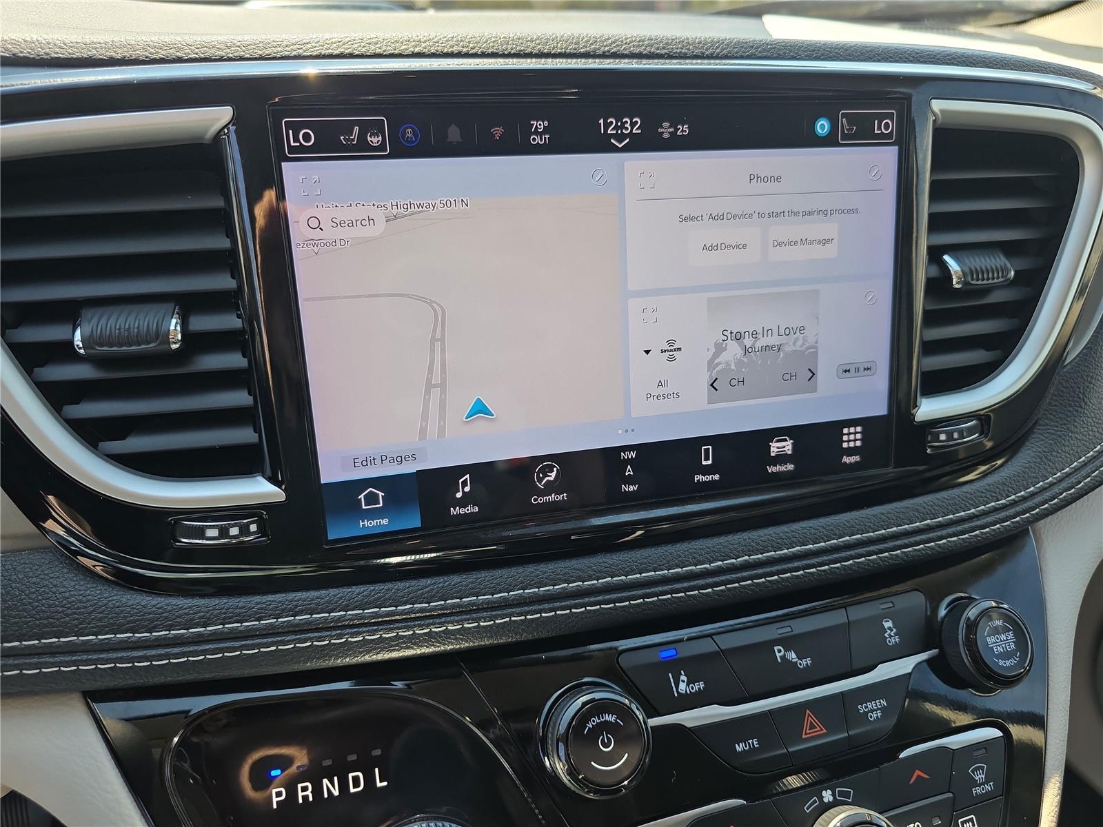 2024 Chrysler Pacifica Hybrid photo 19