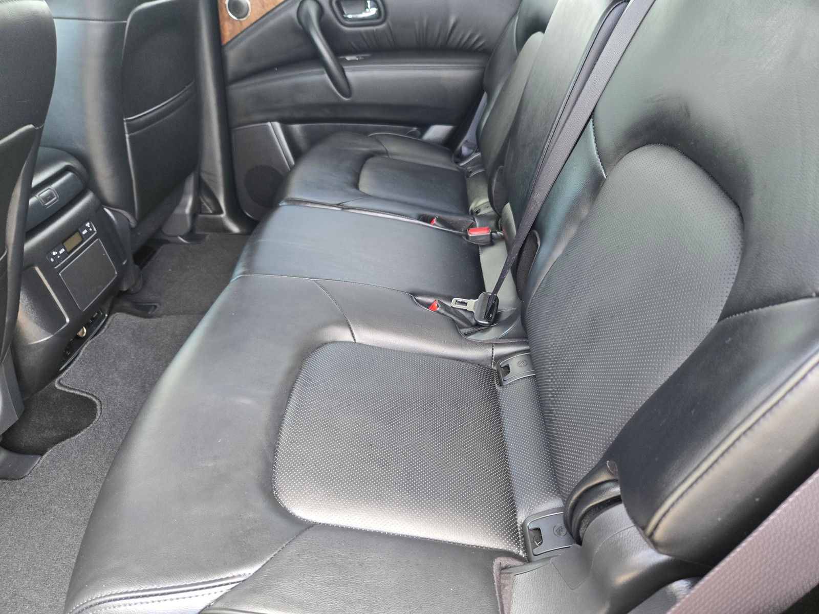 2024 Nissan Armada SL photo 10