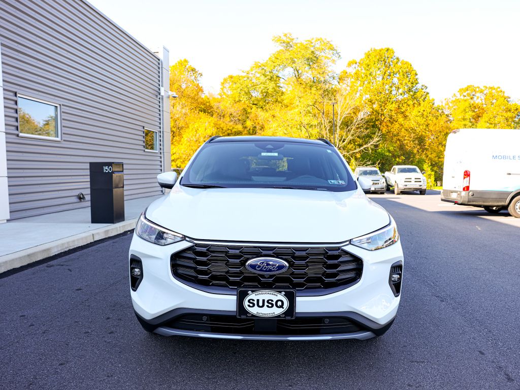 2025 Ford Escape ST-Line Select photo 2