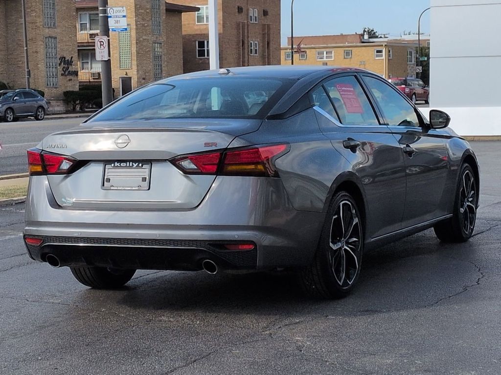 2023 Nissan Altima SR