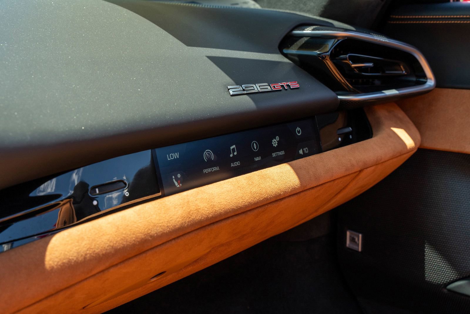 2024 Ferrari 296 GTS Base photo 41