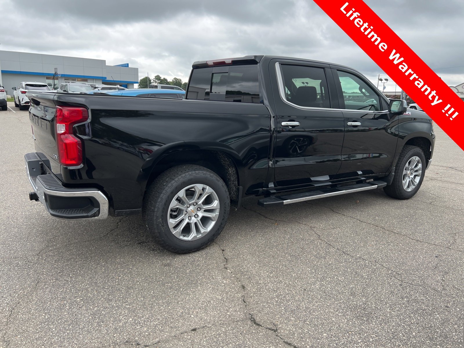 2026 Chevrolet Silverado 1500 LTZ photo 4