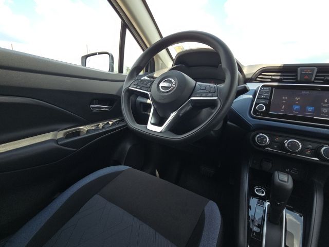 2025 Nissan Versa 1.6 SV photo 20