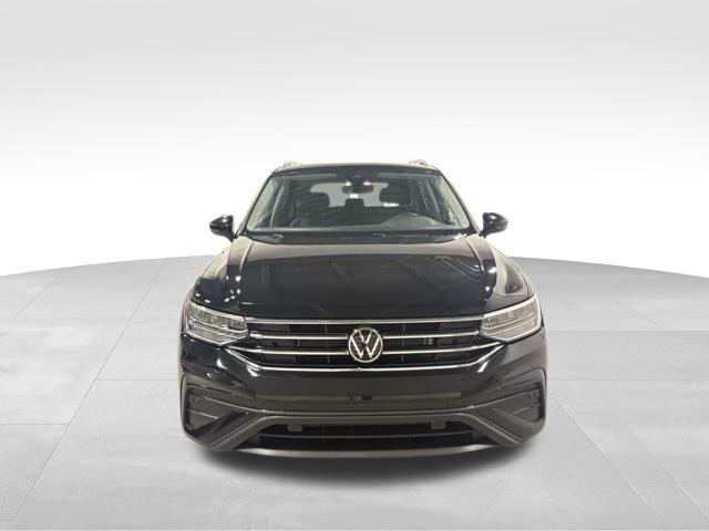 2022 Volkswagen Tiguan SE photo 2