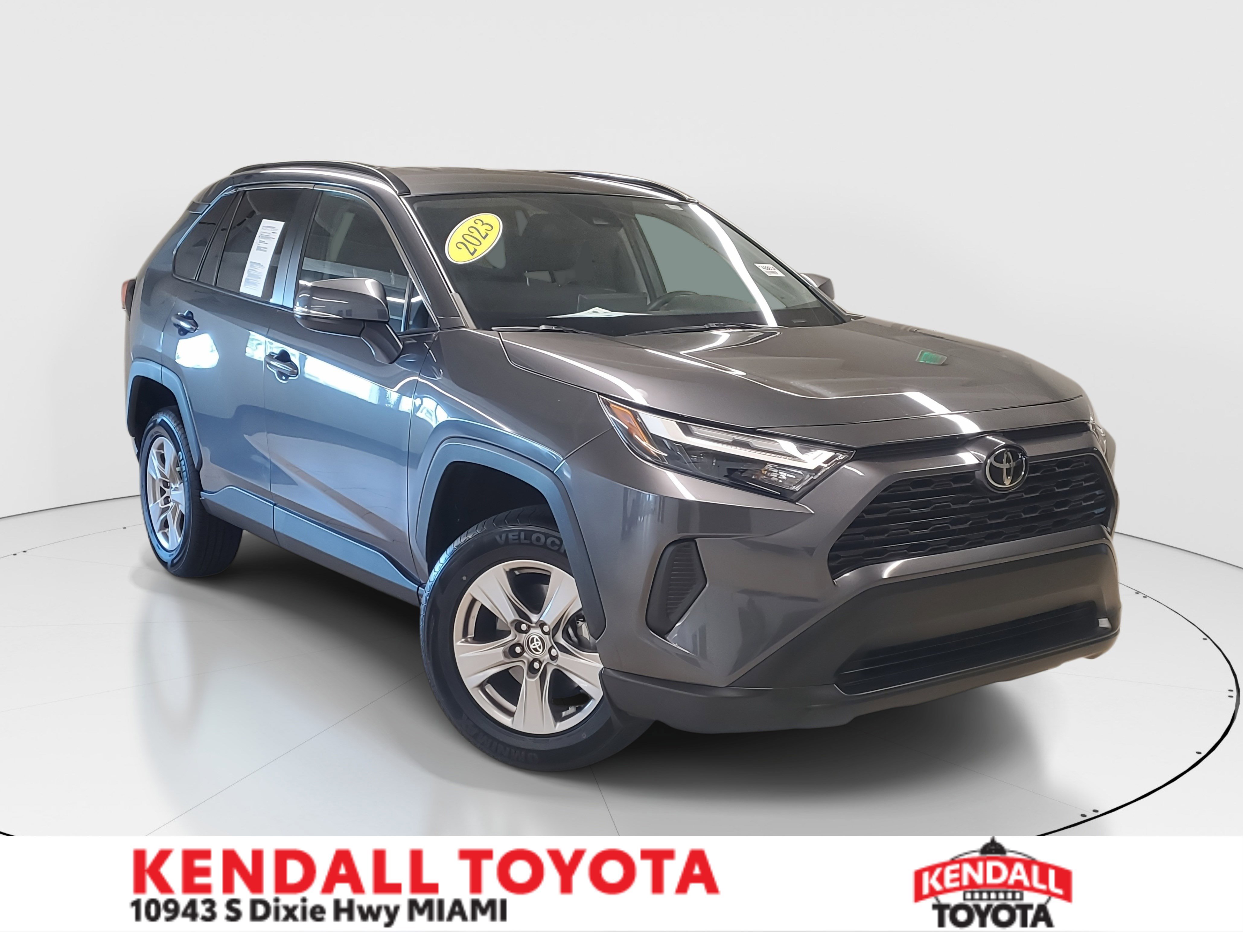 2023 Toyota RAV4 XLE's photo