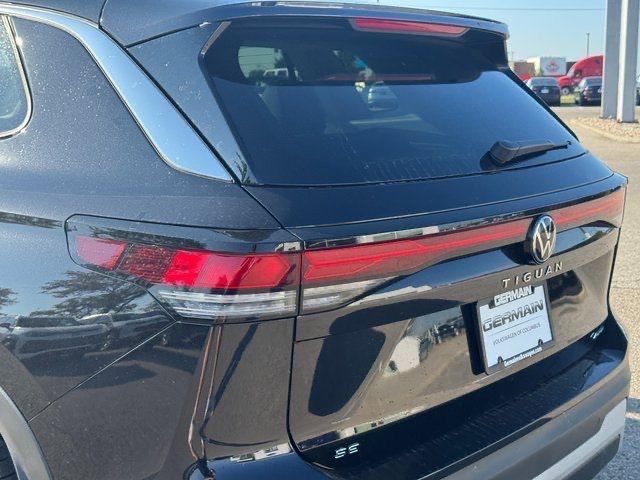 2025 Volkswagen Tiguan SE photo 8