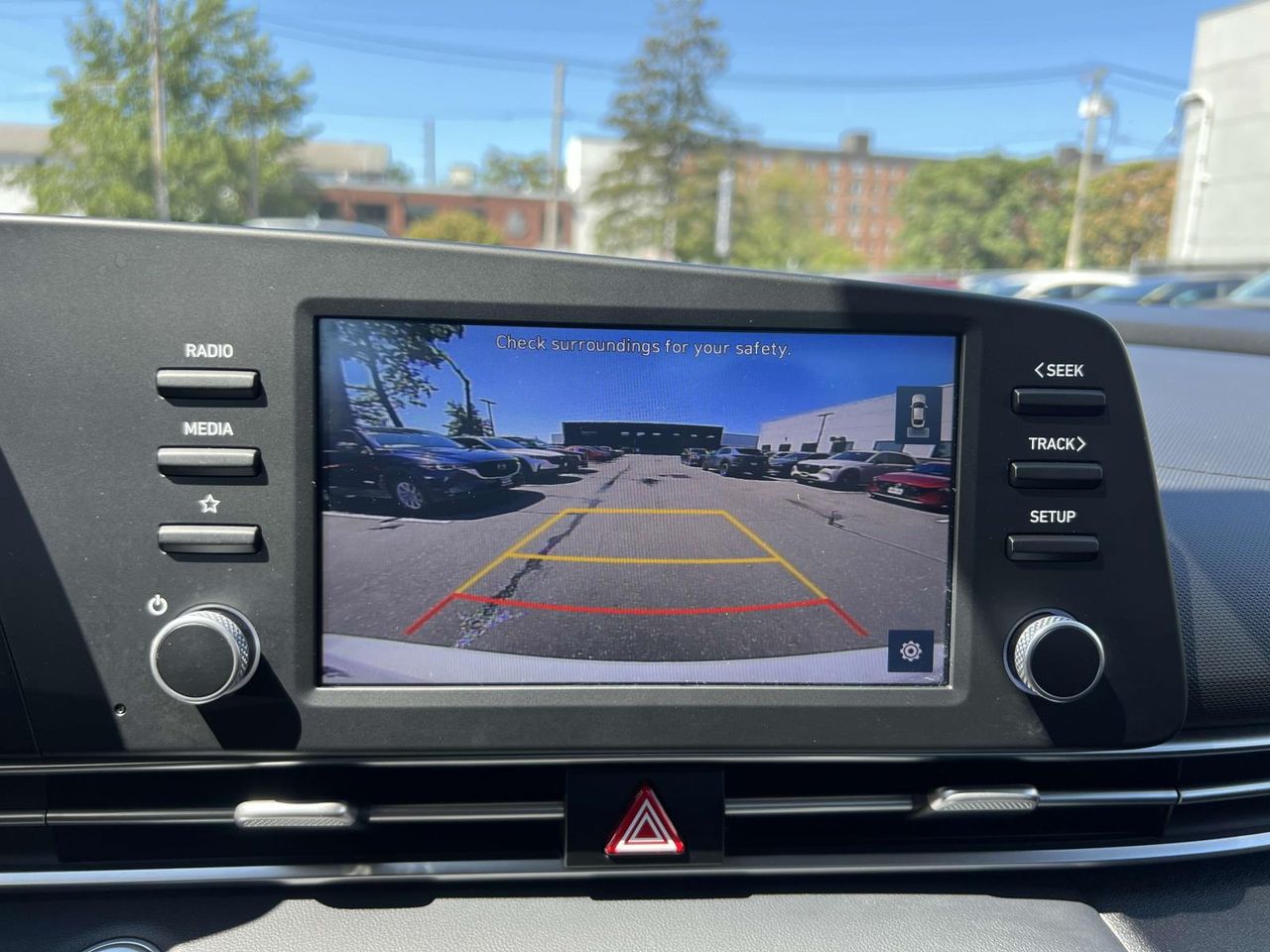 2022 Hyundai Elantra SEL photo 24