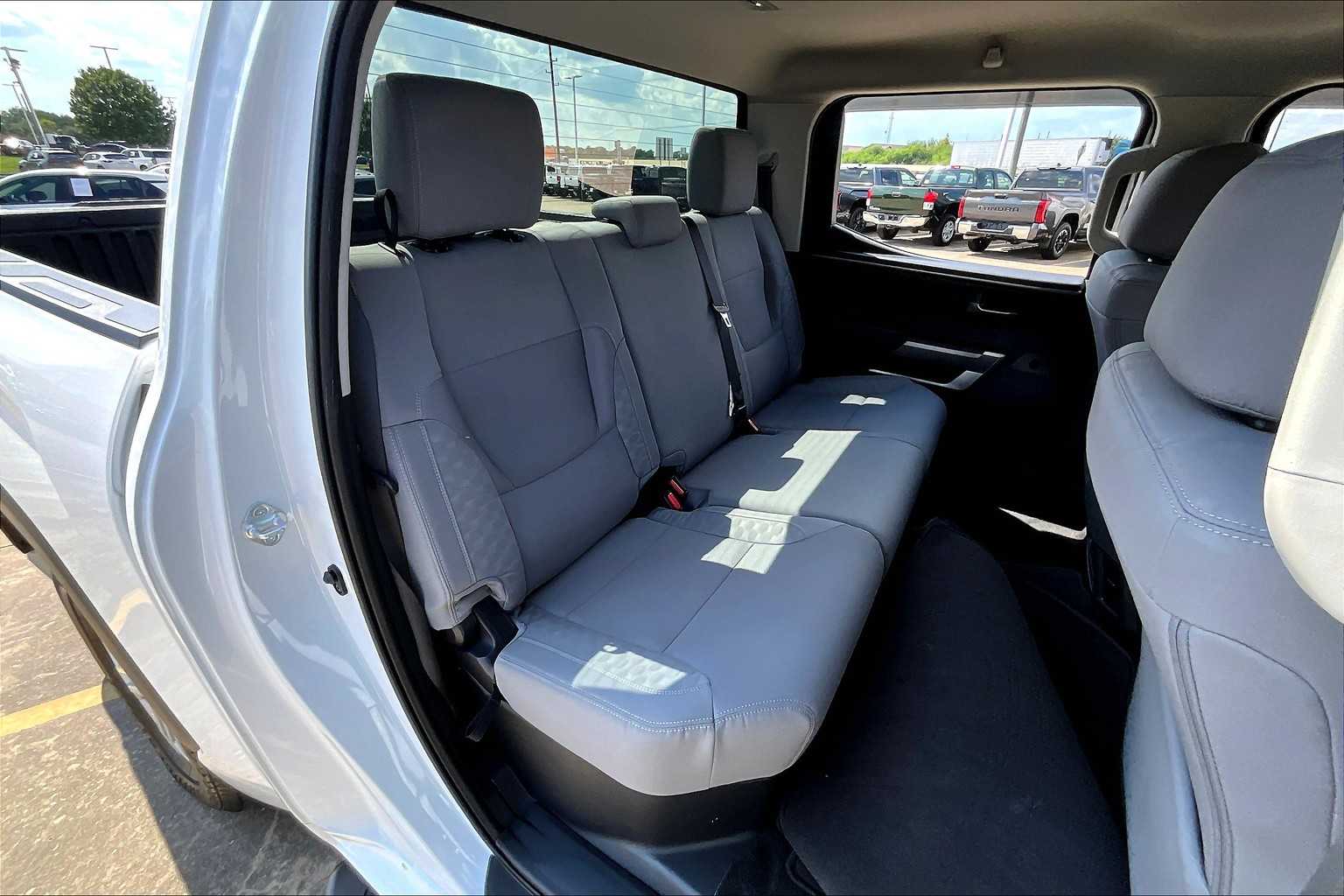 2022 Toyota Tundra SR5 photo 19