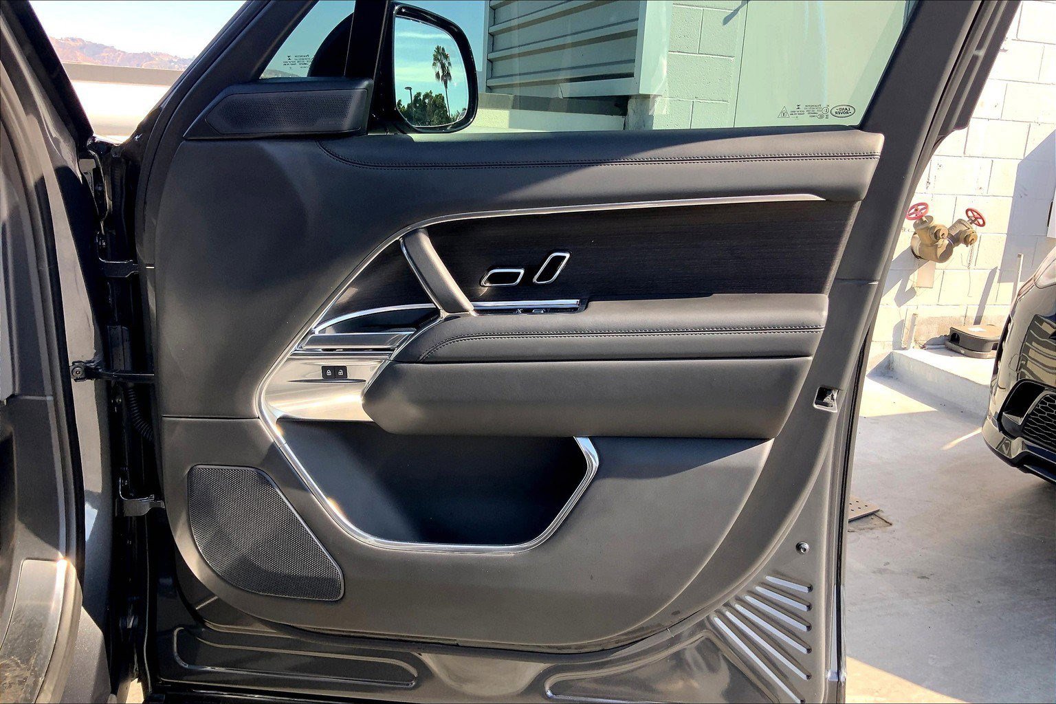 2023 Land Rover Range Rover SE photo 22