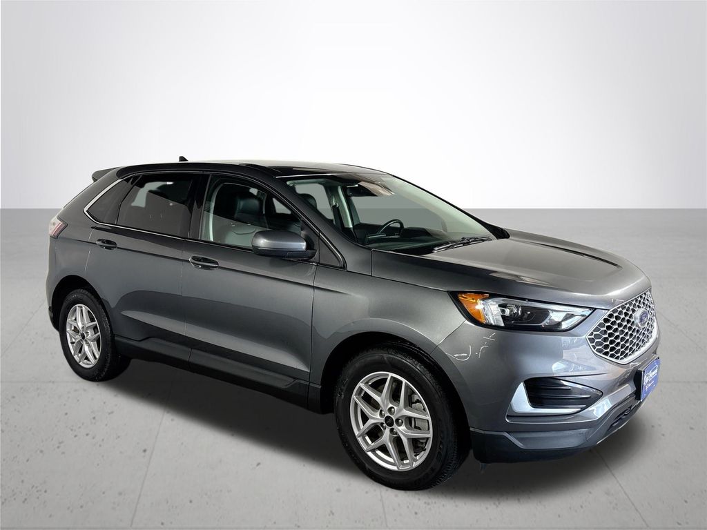 2023 Ford Edge SEL photo 4