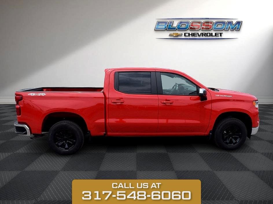 2025 Chevrolet Silverado 1500 LT photo 8