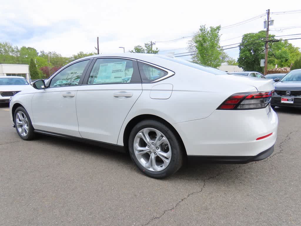 2025 Honda Accord LX photo 4