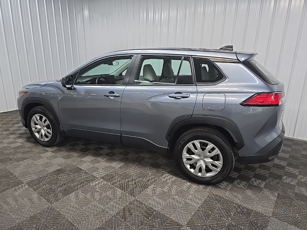 2023 Toyota Corolla Cross L photo 4