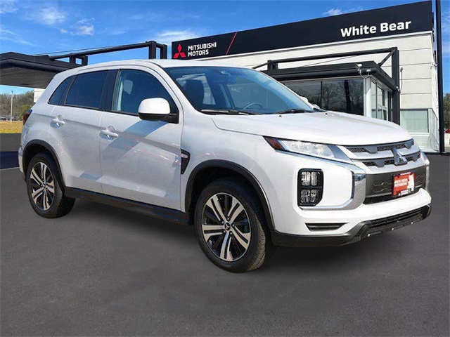 2025 Mitsubishi Outlander Sport ES's photo