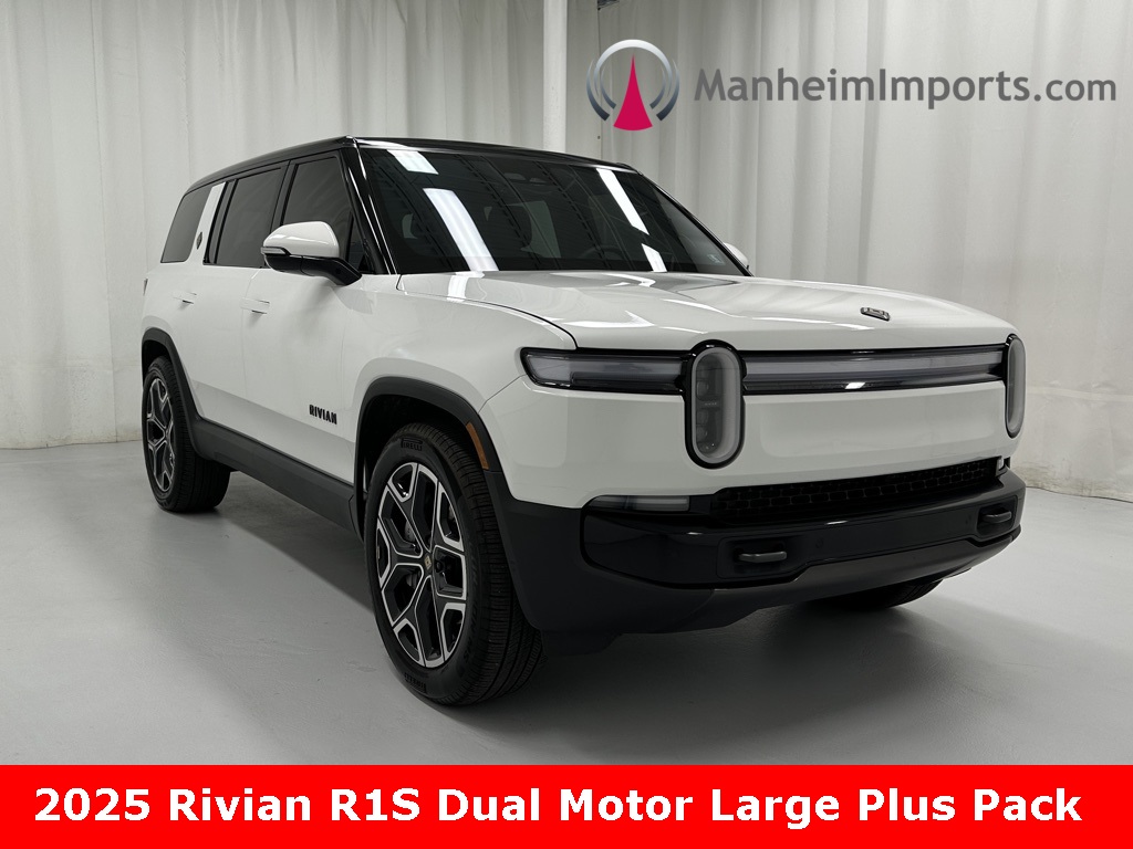 2025 Rivian R1S Adventure's photo